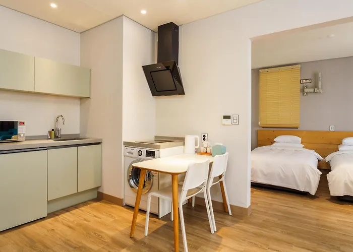 Lacozi , Hotel 3*