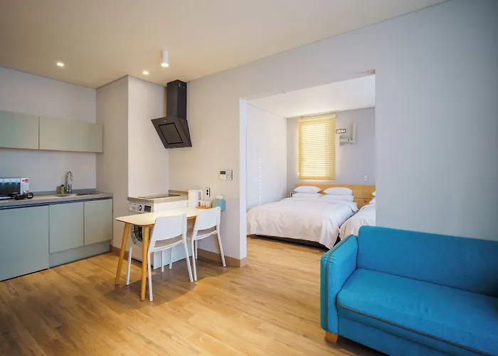 Hotel Lacozi ,